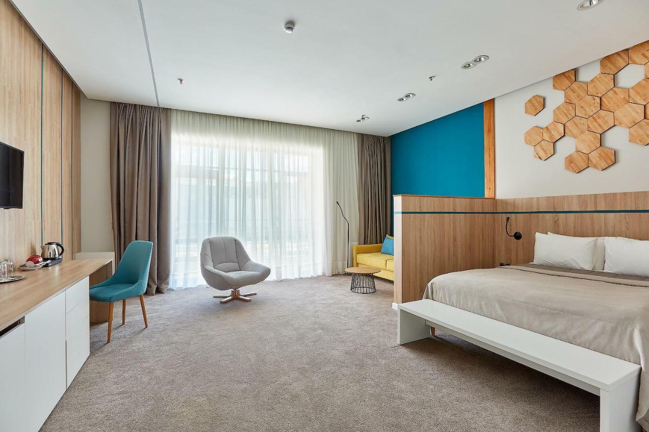 Aqua-Minsk Hotel Plus Luaran gambar
